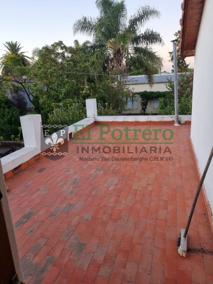 Casa amplia con ubicacion centrica 