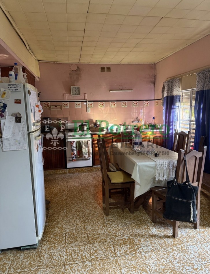 Casa calle Saavedra, entre Caseros y Hermelo