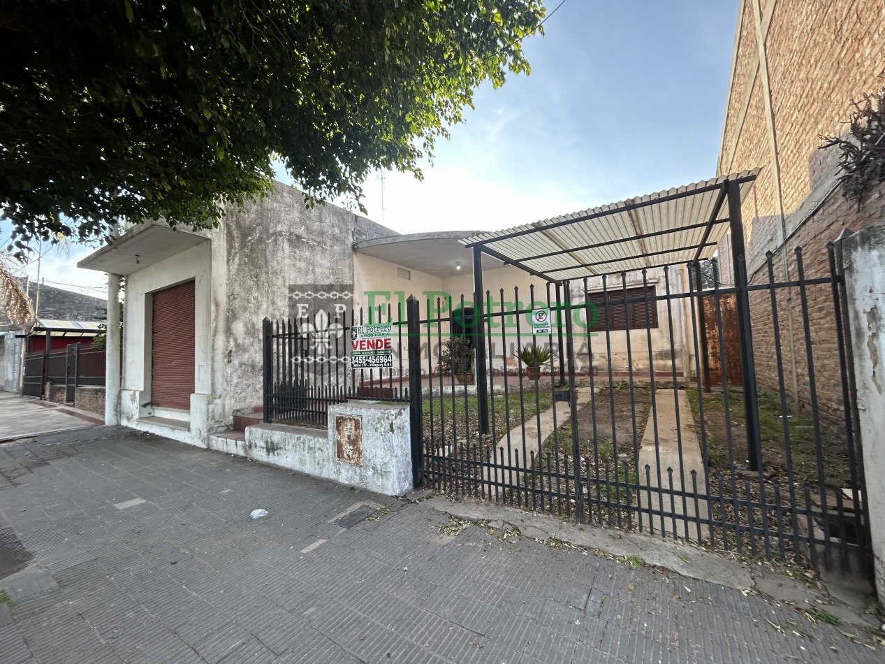 Amplia casa calle L. Herrera