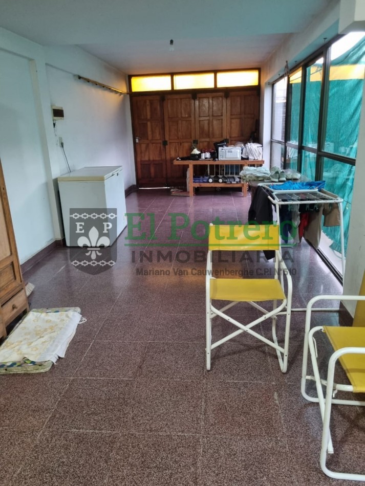 Casa amplia con ubicacion centrica 