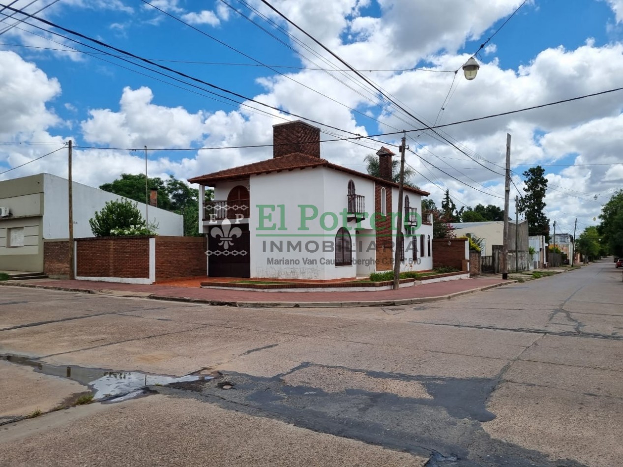 Casa amplia con ubicacion centrica 