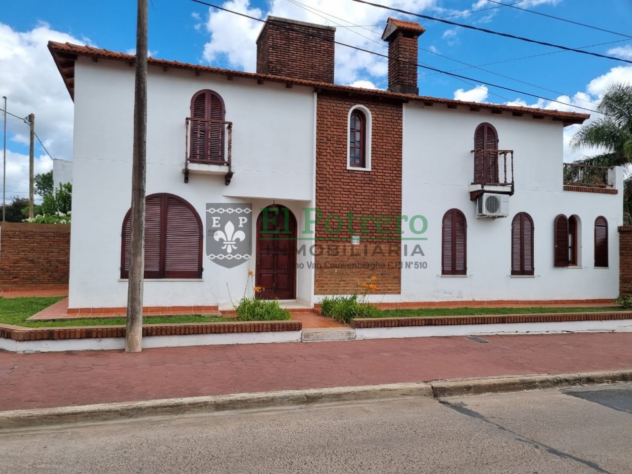 Casa amplia con ubicacion centrica 