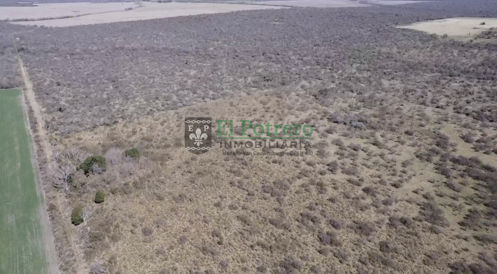 Campo en Raices este