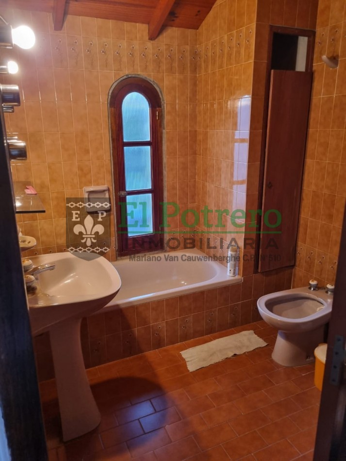 Casa amplia con ubicacion centrica 